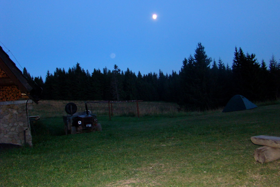podvečer pri Bacówke PTTK na Krawcowym Wierchu