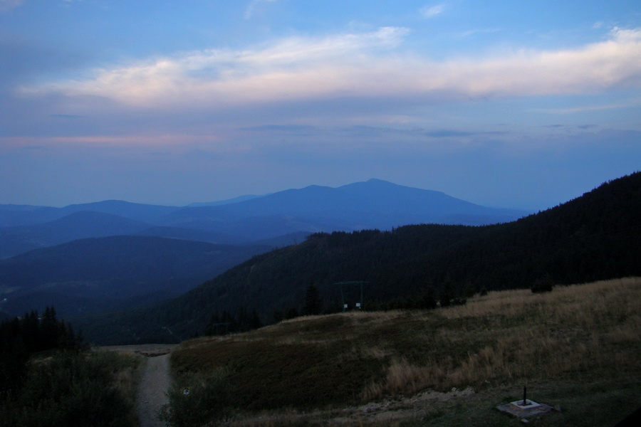 večerný výhľad z izby na Babiu horu
