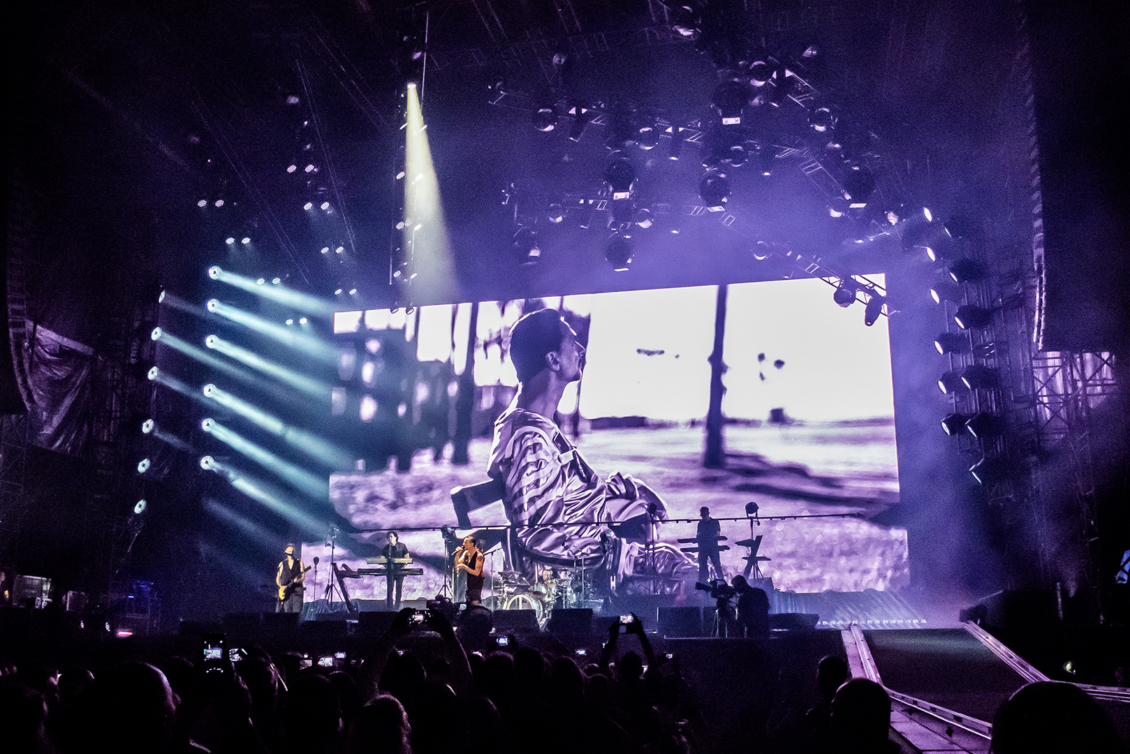 Depeche Mode, Budapešť, 22. 05. 2017 photos by Roland Kilian