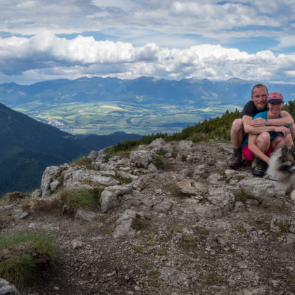 na Krakovej holi, v pozadí Poludnica a Západné Tatry