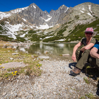 Skalnaté pleso s Lomnickým a Kežmarským štítom v pozadí