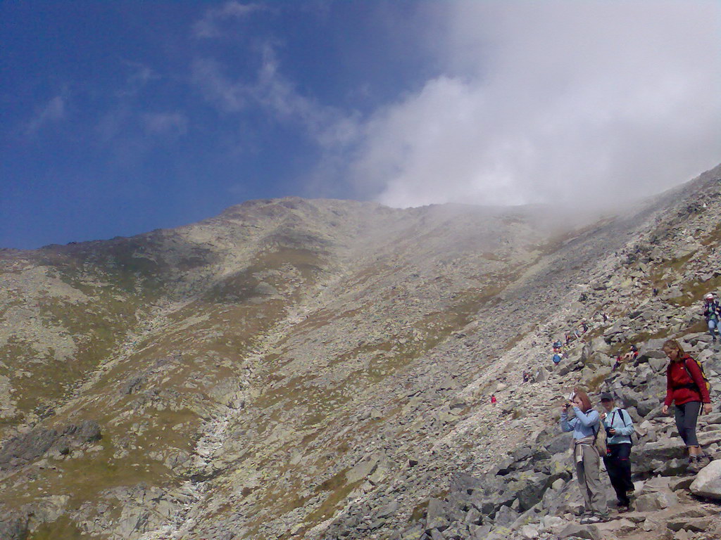 Kriváň zo Štrbského plesa (Vysoké Tatry)