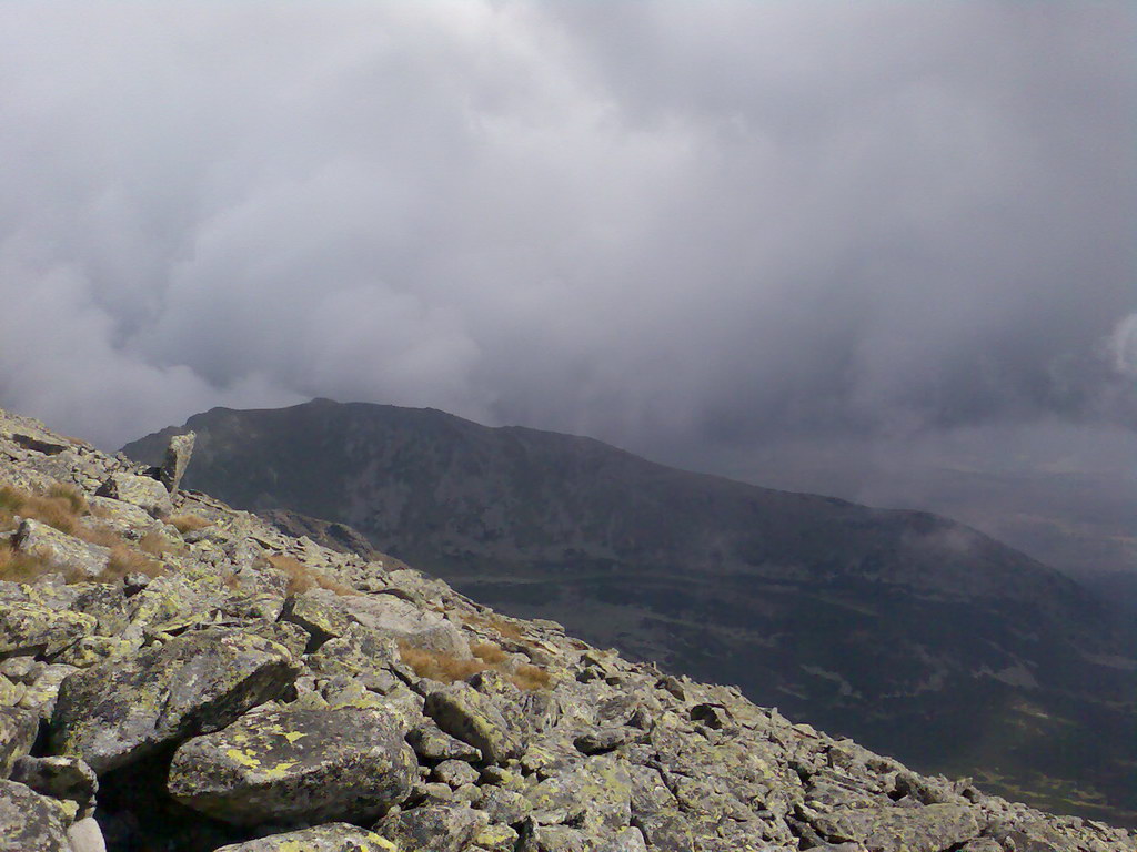 Kriváň zo Štrbského plesa (Vysoké Tatry)