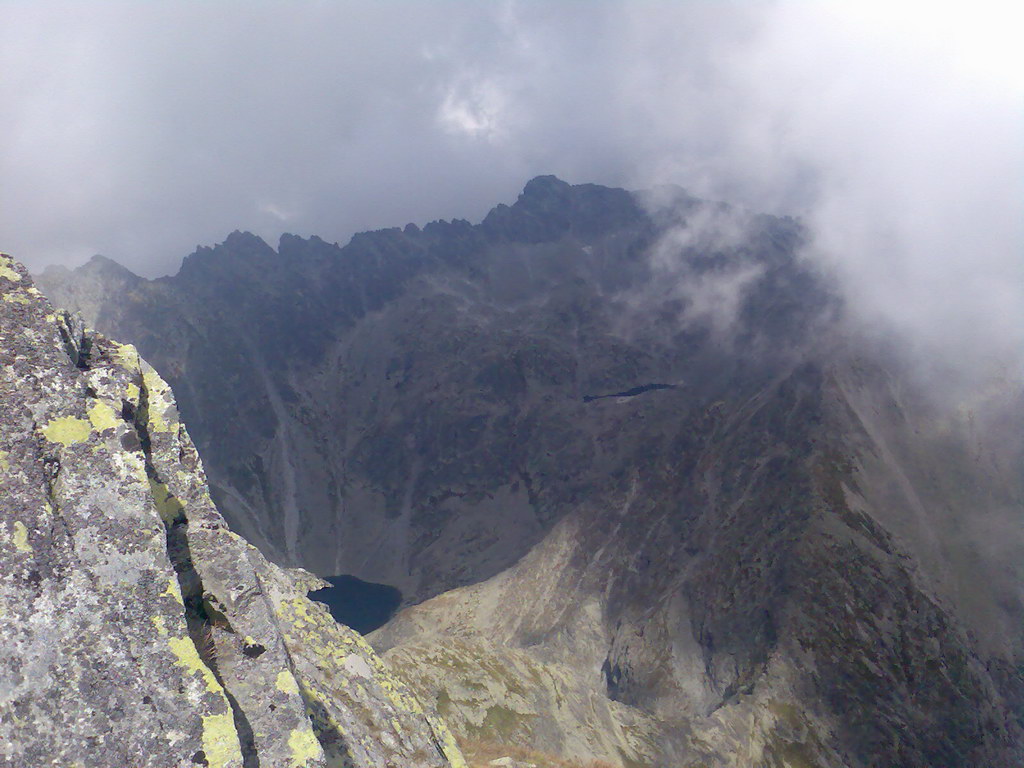 Kriváň zo Štrbského plesa (Vysoké Tatry)