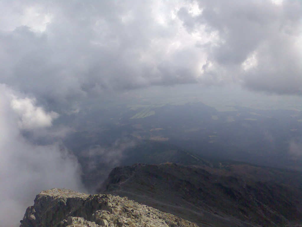 Kriváň zo Štrbského plesa (Vysoké Tatry)