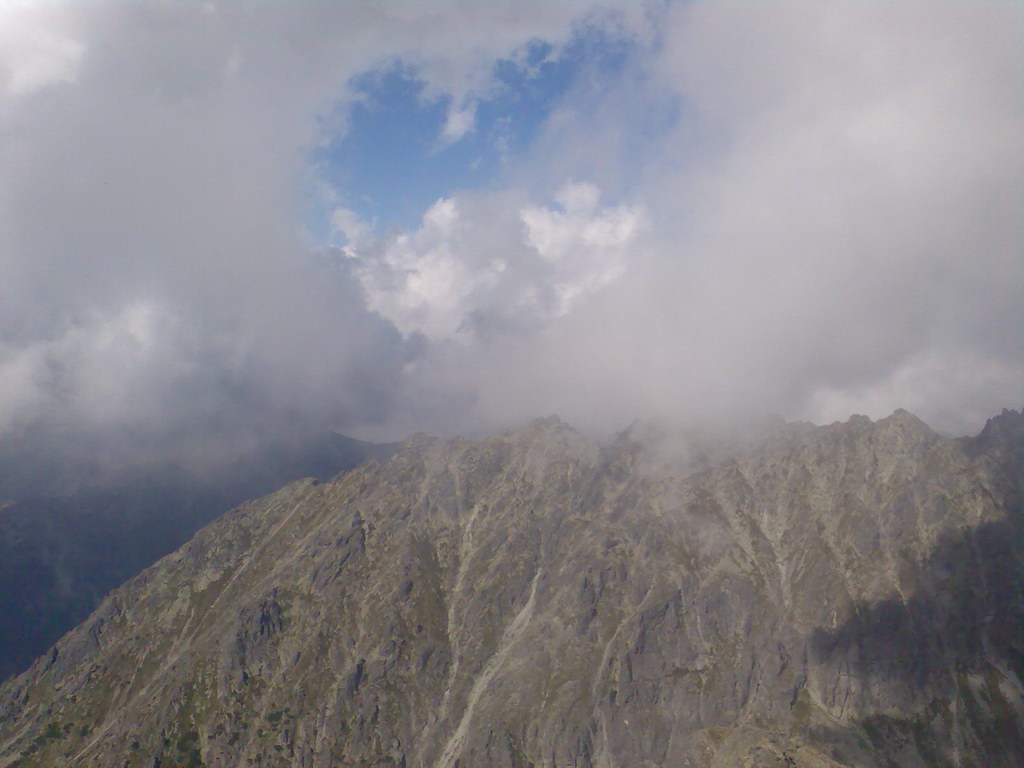 Kriváň zo Štrbského plesa (Vysoké Tatry)