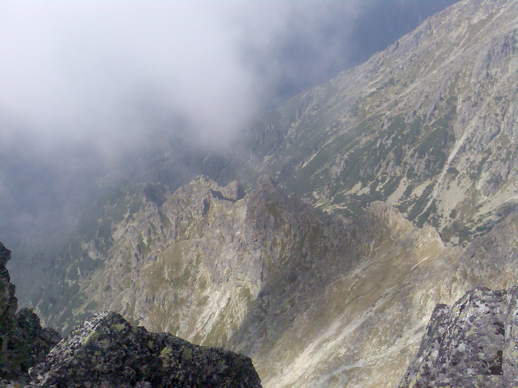 Kriváň zo Štrbského plesa (Vysoké Tatry)