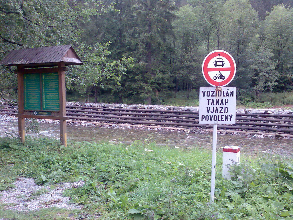 Schronisko w Dolinie Pięciu Stawów Polskich (Vysoké Tatry)