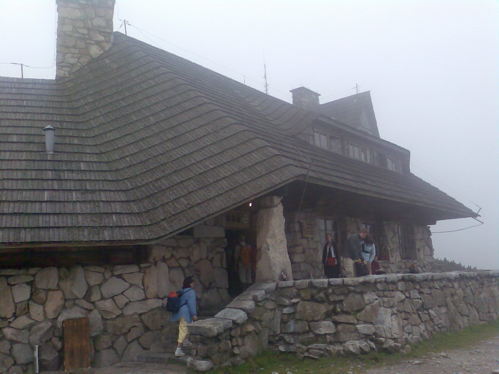 Schronisko w Dolinie Pięciu Stawów Polskich (Vysoké Tatry)