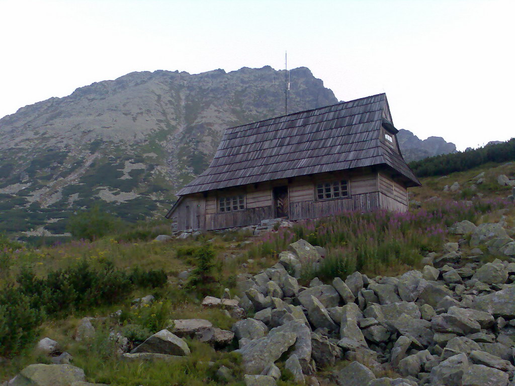 Schronisko w Dolinie Pięciu Stawów Polskich (Vysoké Tatry)