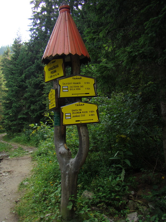 Vyšné Kopské sedlo Monkovou dolinou (Belianske Tatry)