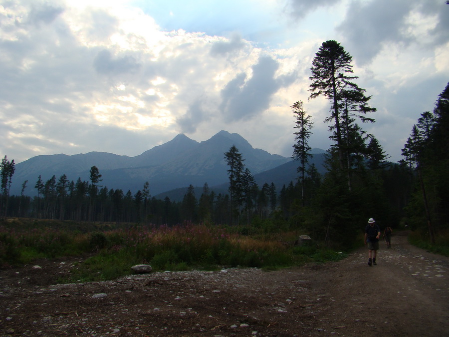 Vyšné Kopské sedlo Monkovou dolinou (Belianske Tatry)