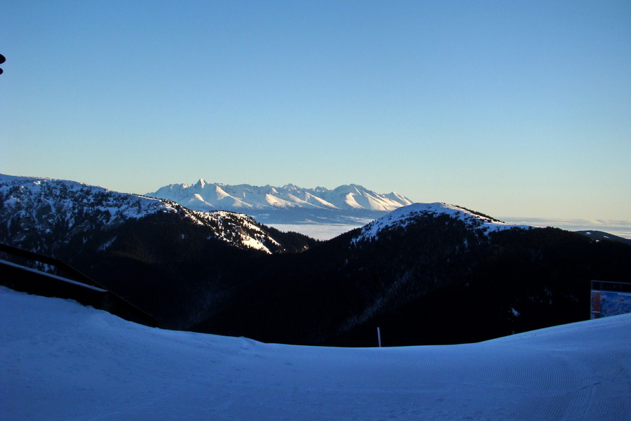 Vysoké Tatry s charakteristickým Kriváňom