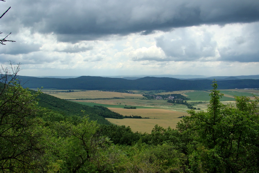 Prechod Koniarskou planinou (Slovenský kras)