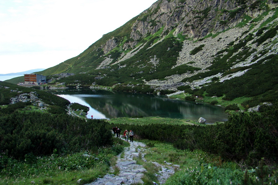 Velické pleso, v pozadí Sliezsky dom