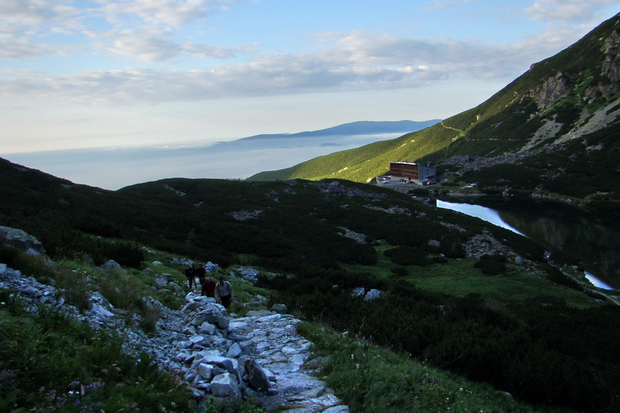 Velické pleso, v pozadí Sliezsky dom