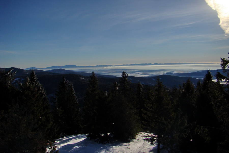 Zasnežené Tatry z vyhliadkovej veže