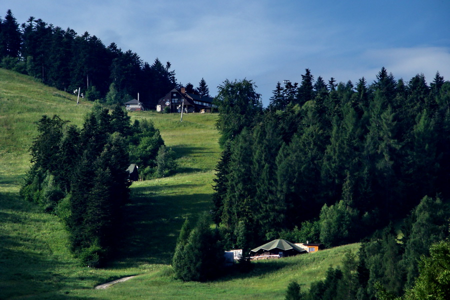 na vrchole horský hotel Hutník