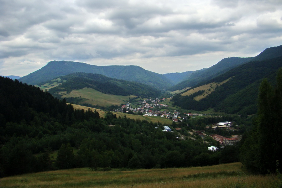 Biela skala z Krompách (cez Plejsy) (Volovské vrchy)