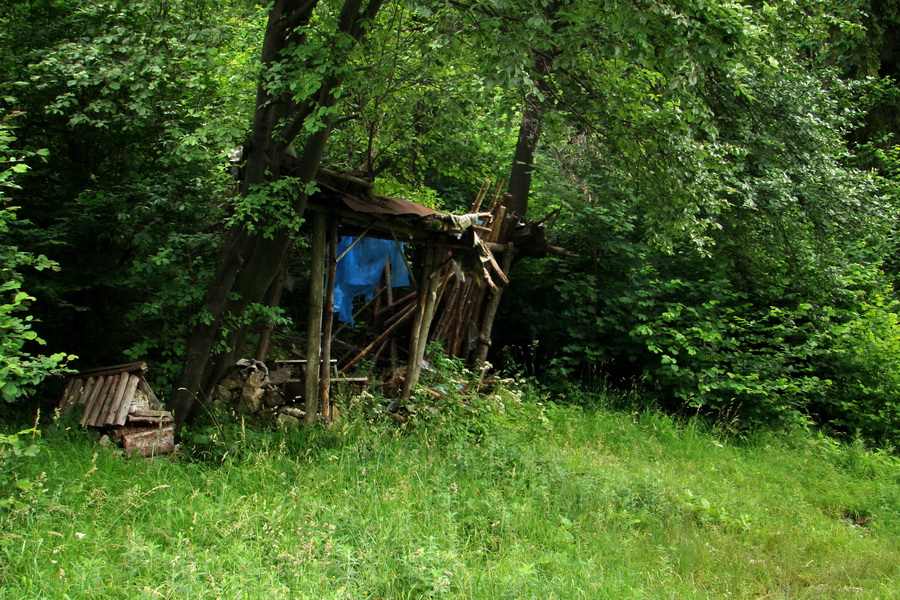 prístrešok pri prameni Harmanky