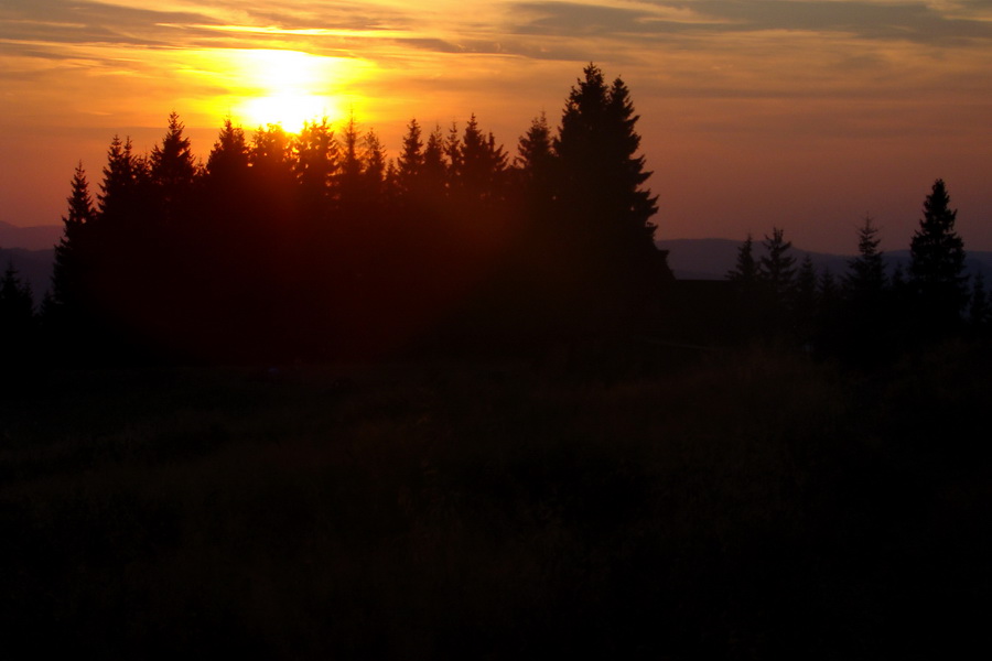 západ slnka pozorovaný spod Krawcowho Wiercha