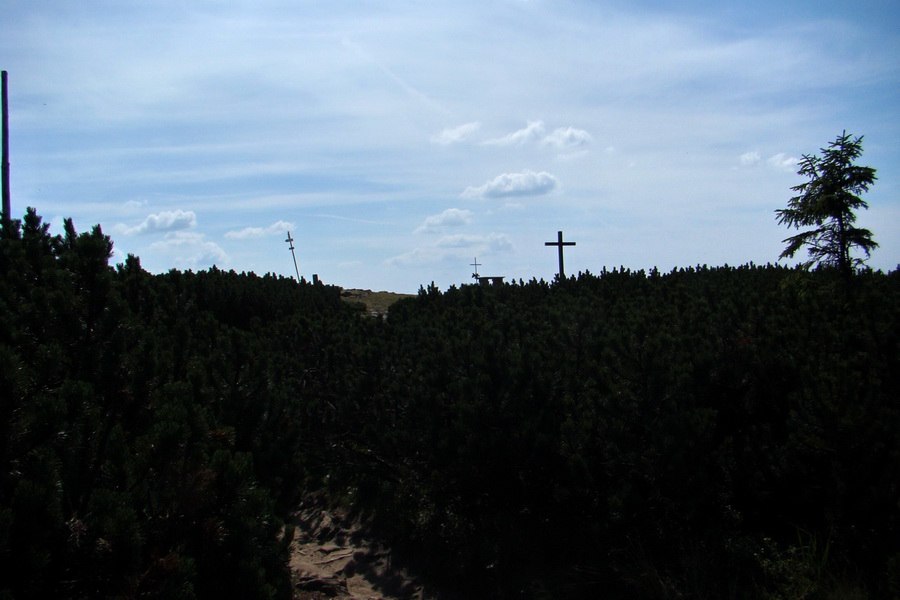 na horizonte vrcholový kríž Pilska