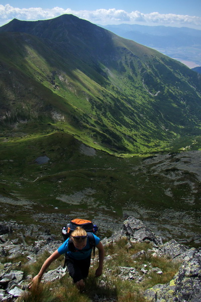 cestou na Plačlivý Roháč, v pozadí Baranec