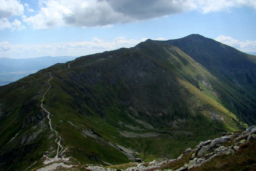 zostup do Žiarskeho sedla, vpravo Baranec