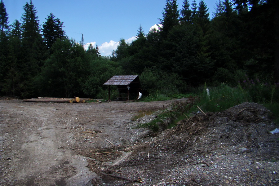 Pod Muráňom, sedlo Čertova hlava z Novoveskej Huty (Volovské vrchy)