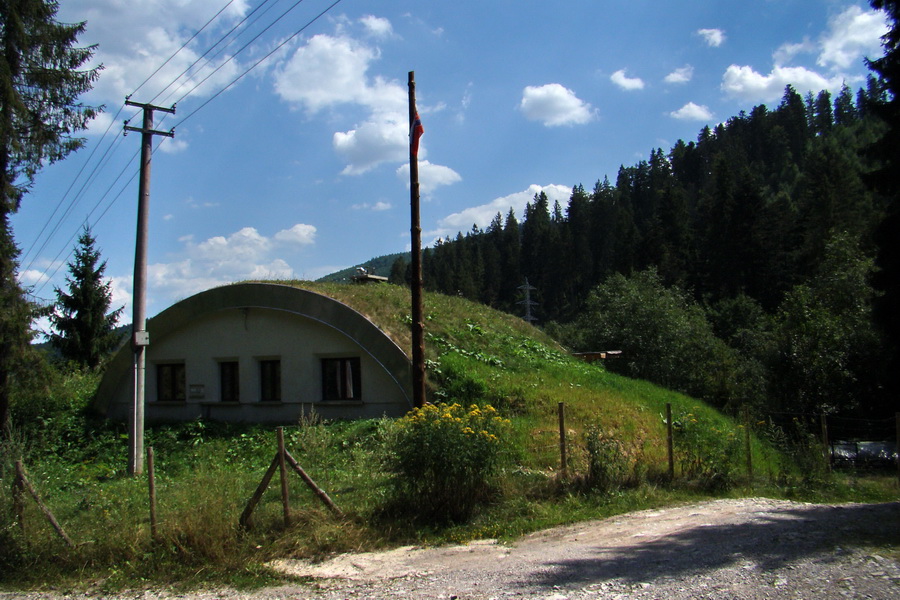 Pod Muráňom, sedlo Čertova hlava z Novoveskej Huty (Volovské vrchy)