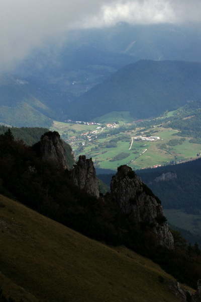 pohľad na Bielu z Veľkého Rozsutca