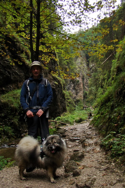 Črevo s Atim v Dolných Dierach