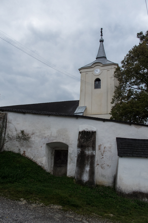 Dievčenská skala zo Silice (Slovenský kras)