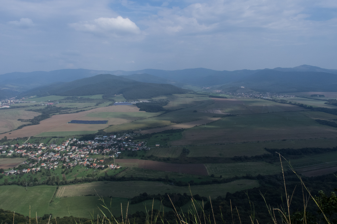 Dievčenská skala zo Silice (Slovenský kras)