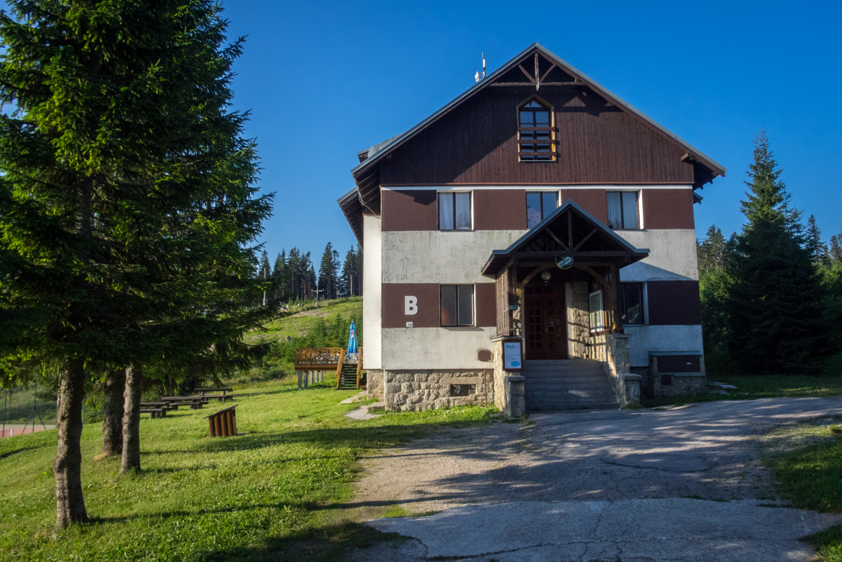 Cez Nižné Šiprúnske sedlo do Ružomberka (Veľká Fatra)