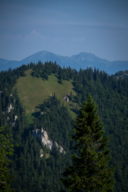 Cez Nižné Šiprúnske sedlo do Ružomberka (Veľká Fatra)