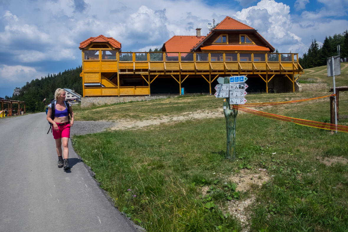 Cez Nižné Šiprúnske sedlo do Ružomberka (Veľká Fatra)