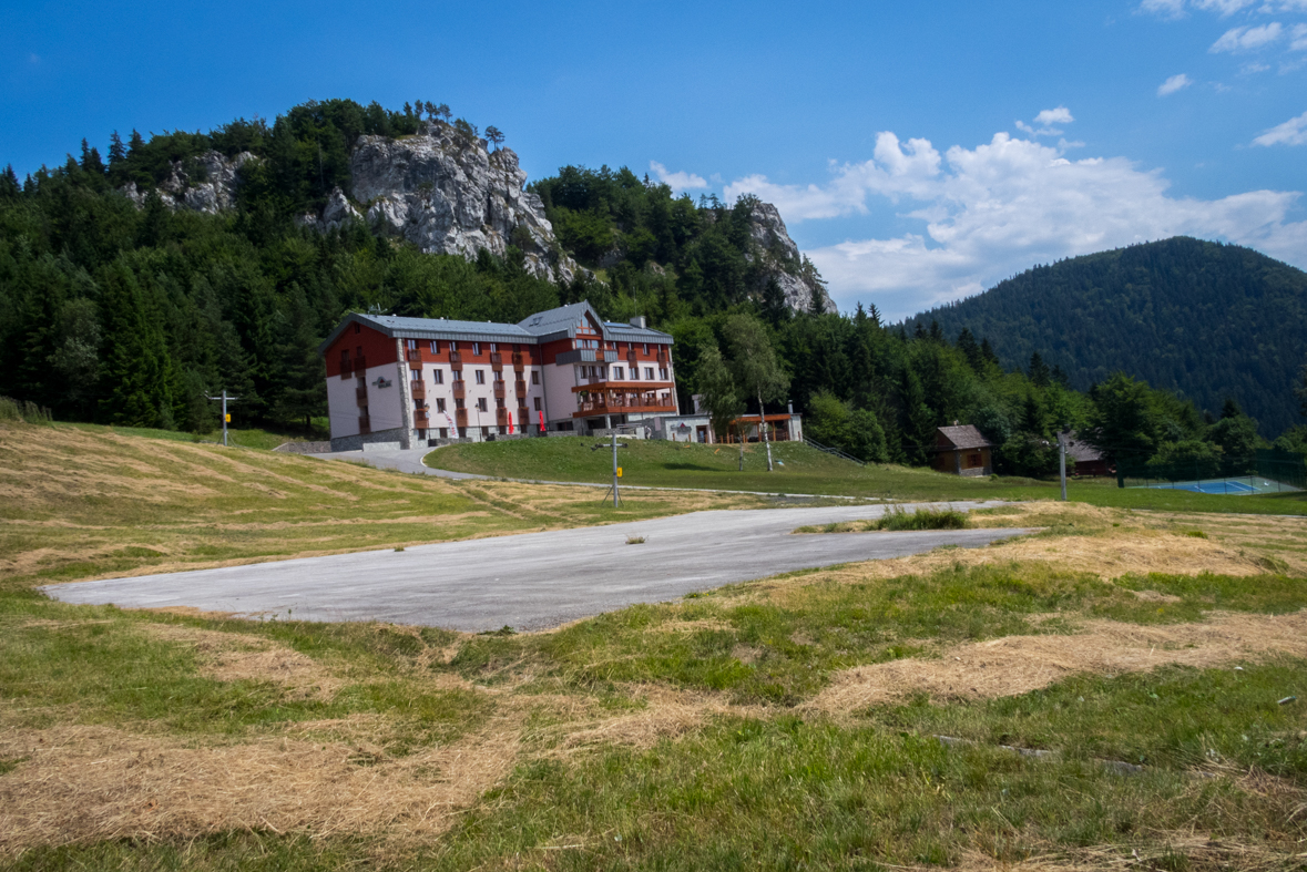 Cez Nižné Šiprúnske sedlo do Ružomberka (Veľká Fatra)