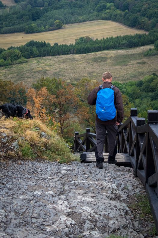 Füzéri vár a pamätník obetiam leteckej katastrofy pri obci Hejce (Zemplínske vrchy (HU))