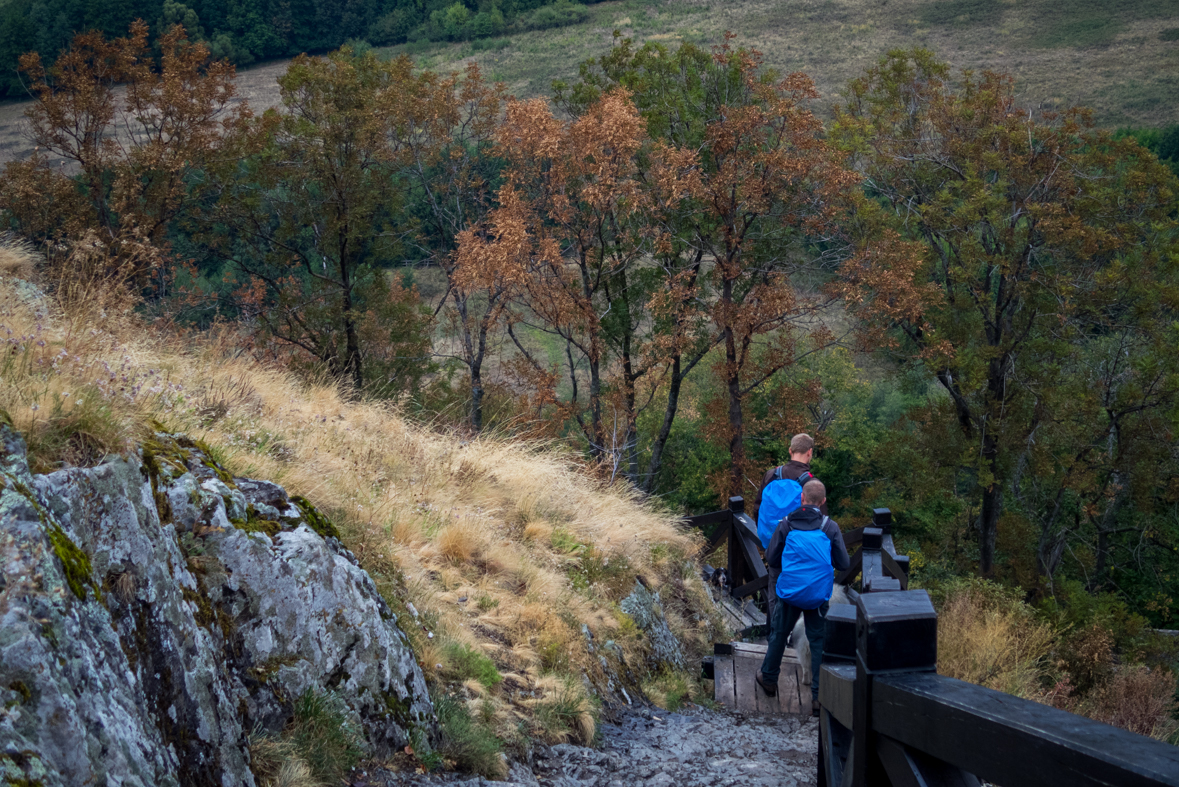 Füzéri vár a pamätník obetiam leteckej katastrofy pri obci Hejce (Zemplínske vrchy (HU))