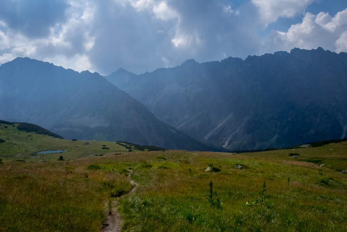 Hladké sedlo z Troch studničiek (Vysoké Tatry)