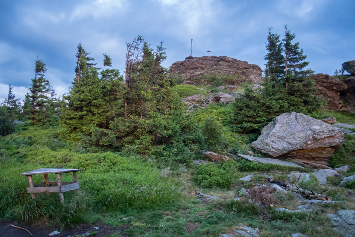 Skalisko z Henclovej (Volovské vrchy)