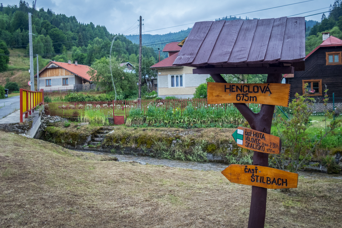 Skalisko z Henclovej (Volovské vrchy)