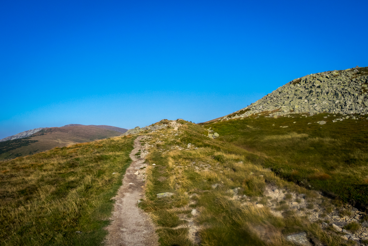 Z Hiadeľského sedla na útulňu Ďurková (Nízke Tatry)