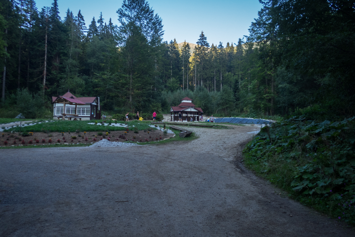 Z Korytnice na Hiadeľské sedlo (Nízke Tatry)