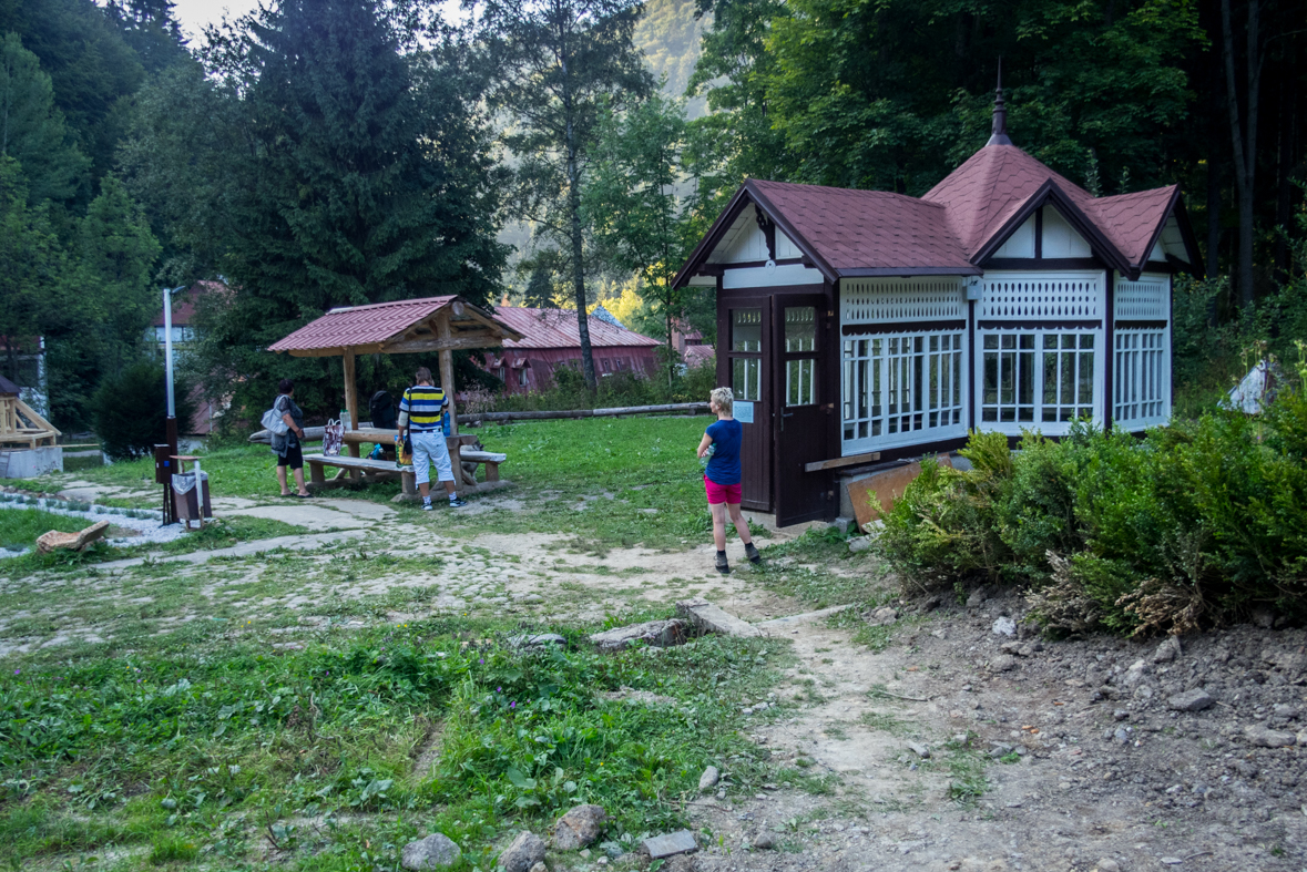 Z Korytnice na Hiadeľské sedlo (Nízke Tatry)