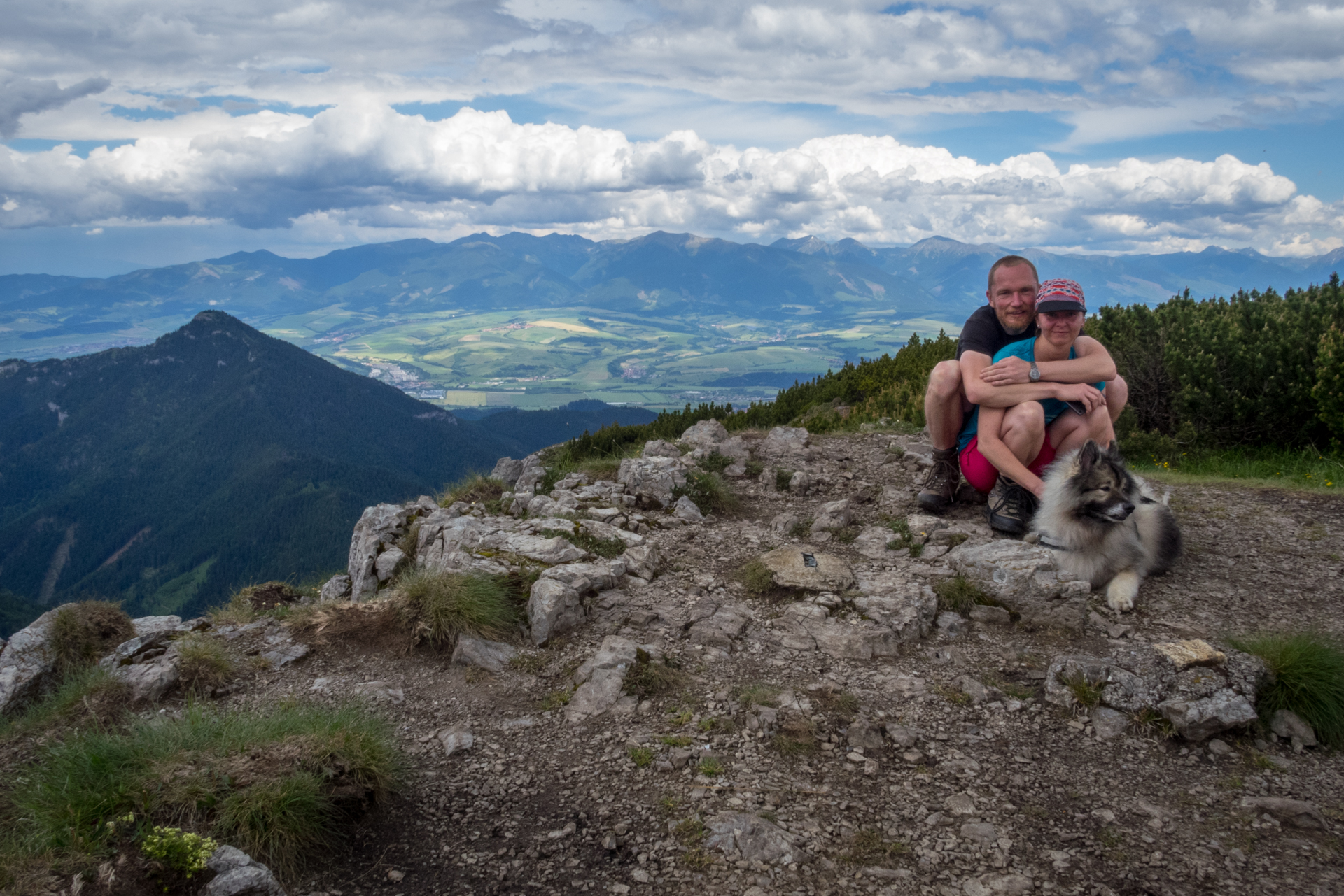 na Krakovej holi, v pozadí Poludnica a Západné Tatry