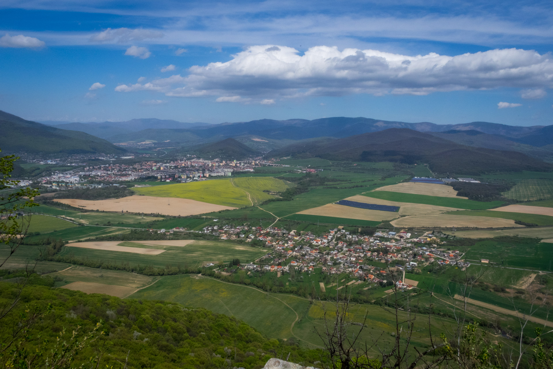 Dievčenská skala a Silická ľadnica skratkami Silickej planiny (Slovenský kras)