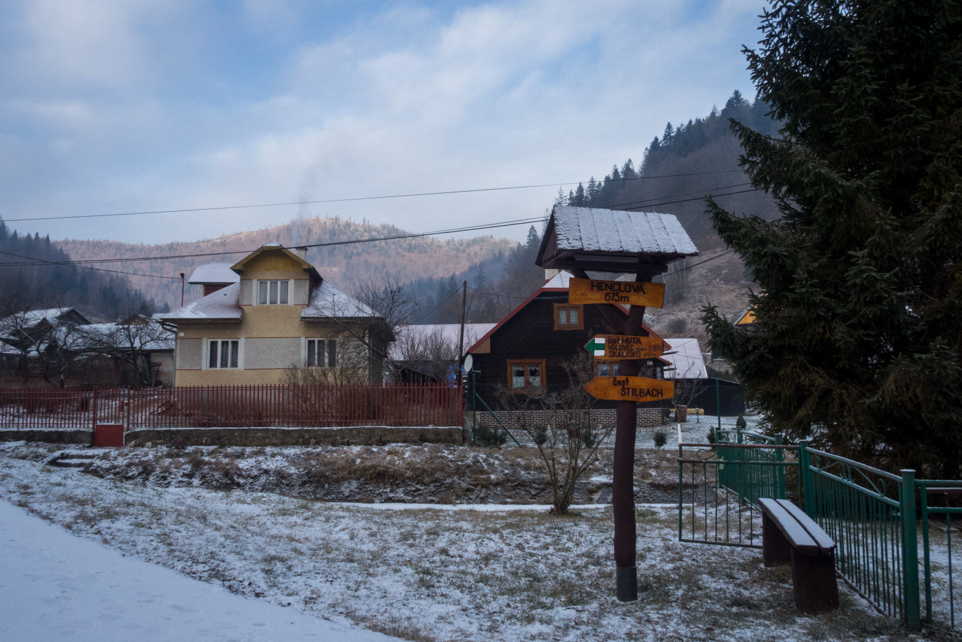 Skalisko v zime z Henclovej (Volovské vrchy)