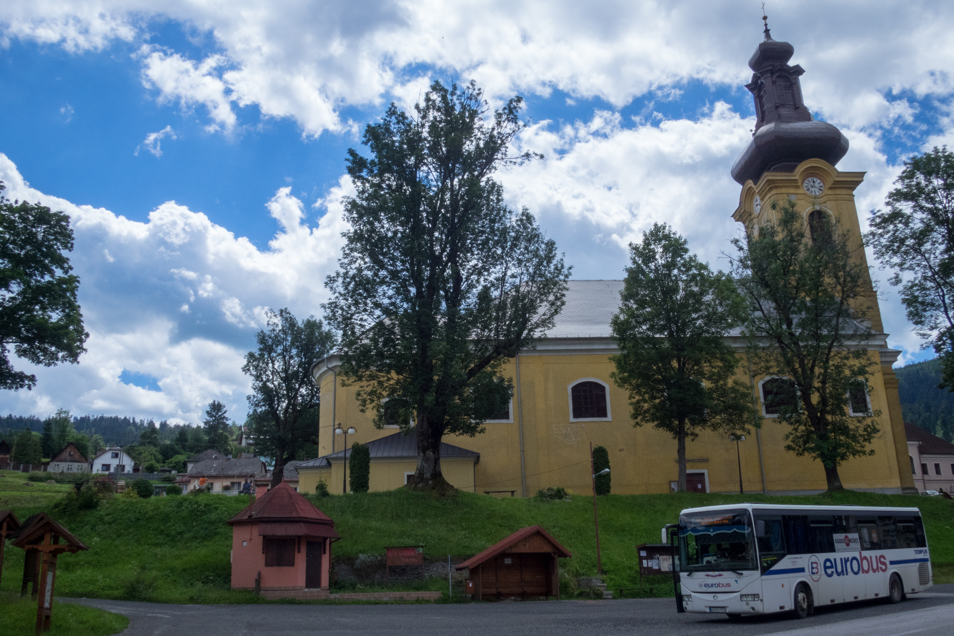 Skalisko z vodnej nádrže Úhorná (Volovské vrchy)